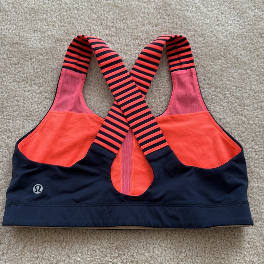 Women’s Lululemon sports bra 🦄